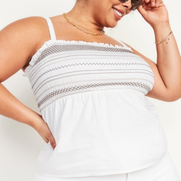 Old Navy Sleeveless SmockedBabydoll  embroidery Top, size XXL - Picture 2 of 11